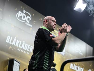 ET13-Evening-Van-Gerwen-Heta-5