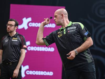 ET13-Evening-Van-Gerwen-Heta-6
